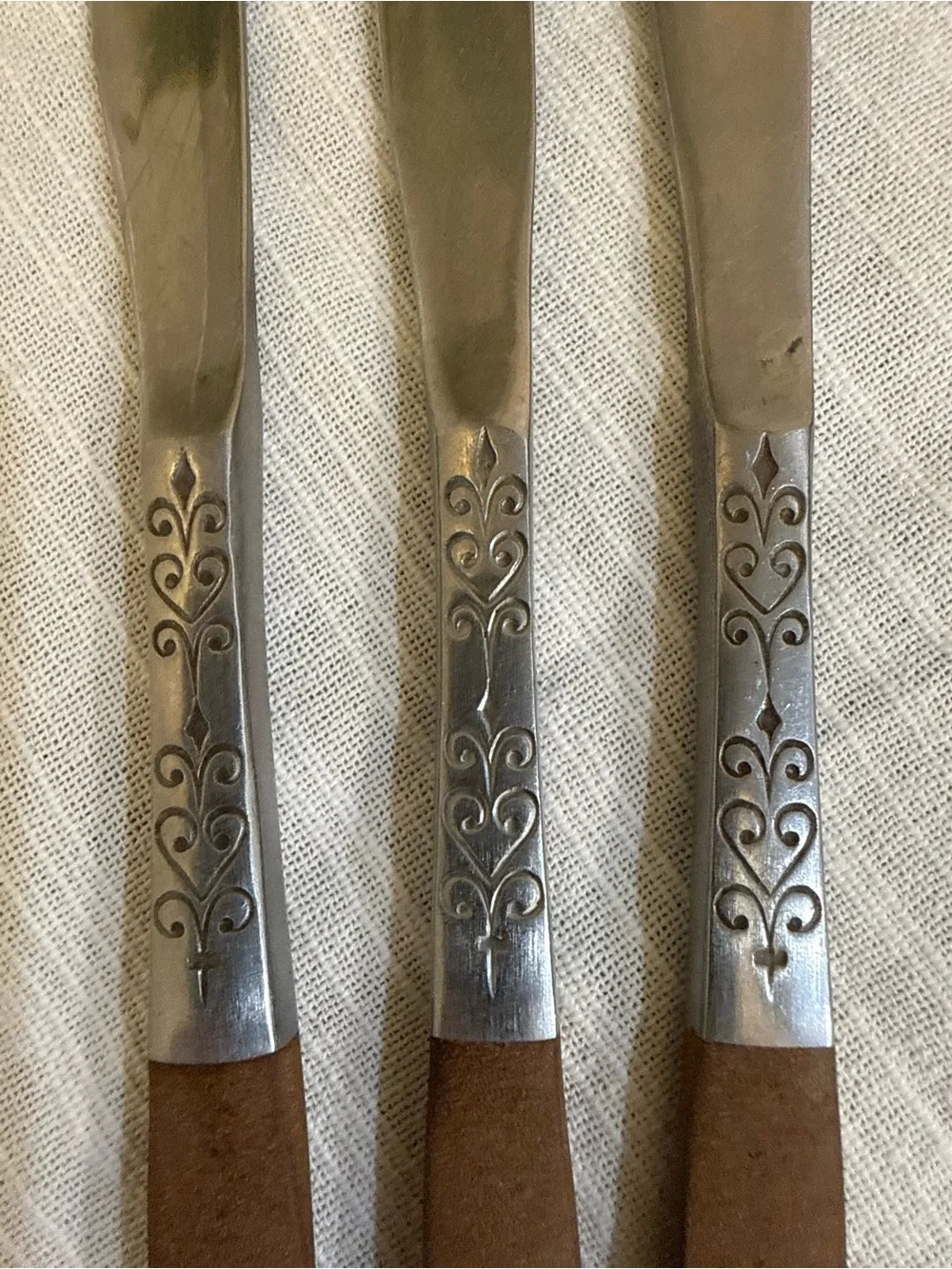 Interpur Japan MCM Stainless Dinner Knives Hearts Wood Handles Set of 3